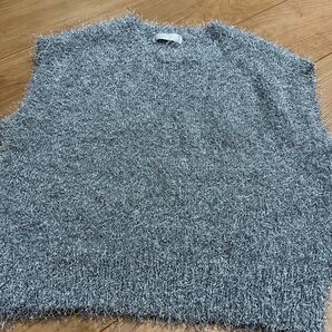 ベストノースリーブシャギーニットレディース濃グレーシルバーフレンチスリーブ