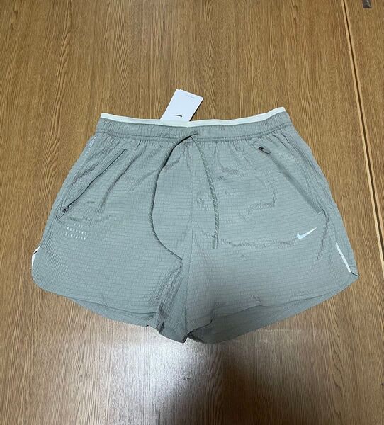 新品未使用 ナイキストライド ランニングディビジョンメンズ Dri-FIT 13cm ランニングショートパンツ(インナー付き)M