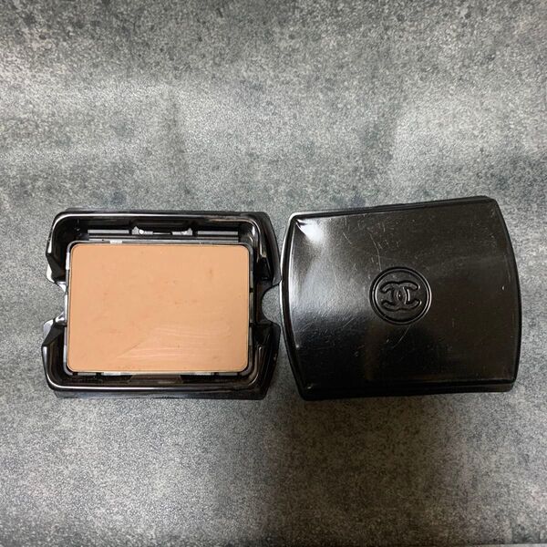 CHANELシャネル コンパクトファンデーションOL VE#830 フェイスパウダー 13g フランス製