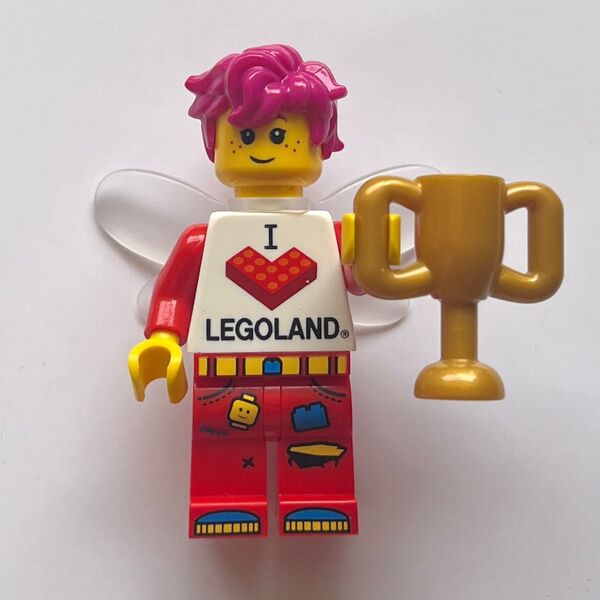 LEGO正規品 ミニフィグ レゴランドトルソーカラフル羽トロフィー