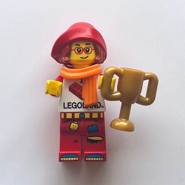 LEGO正規品 ミニフィグ レゴランドトルソーカラフルトロフィーマフラー