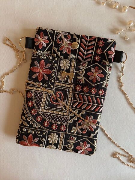 ポシェット*インド刺繍生地ショルダーバッグ*フェイクレザー