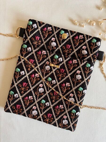ポシェット*インド刺繍生地ショルダーバッグ*フェイクレザー