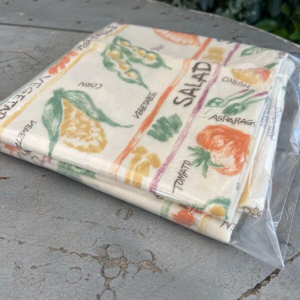 カットクロス 布 生地 パッチワーク 手芸 ハギレ 手芸材料 ハンドメイド 彩り野菜の総柄 コットン生地