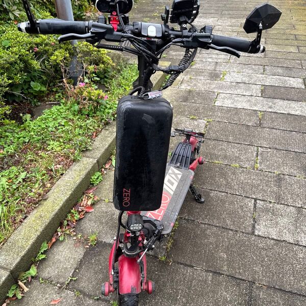 ZERO10x 電動キックボード 原付二種 125cc 行動走行ok