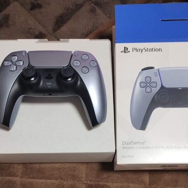 PS5 DualSense ワイヤレスコントローラー スターリングシルバー