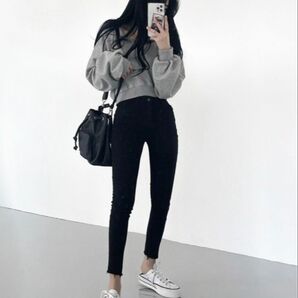 BEIDELLI Vネッククロップフーディ