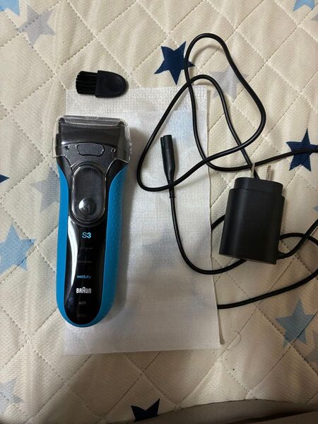 ブラウン メンズ電気シェーバー シリーズ3 3010s 3枚刃水洗い/お風呂剃り可 Braun 髭剃り 剃刀 充電器・説明書付属