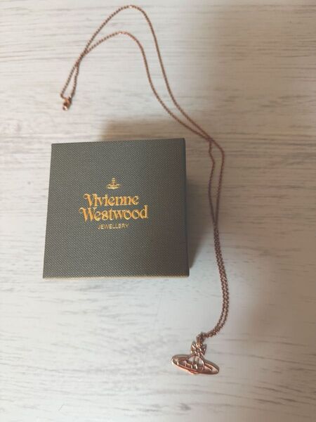 VivienneWestwood ヴィヴィアンウエストウッド ネックレス アクセサリー オーブ ピンクゴールド