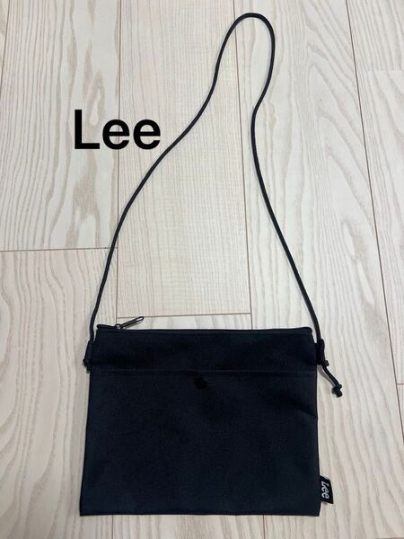 lee リー ブラック ナイロン ショルダーバッグ 黒 かばん バック サコッシュ シンプル 小さめ ナイキ ノースフェイス