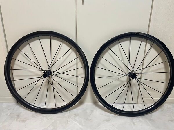 lightfast 35mmカーボンホイール 重量1,105g
