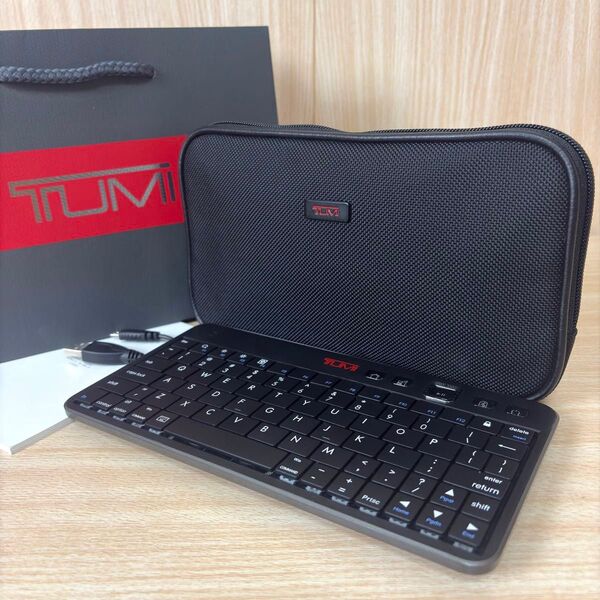 【希少品】美品 TUMI(トュミ) ワイヤレス キーボード 黒 014393GM 専用ケース(マルチケース)付き PC周辺機器