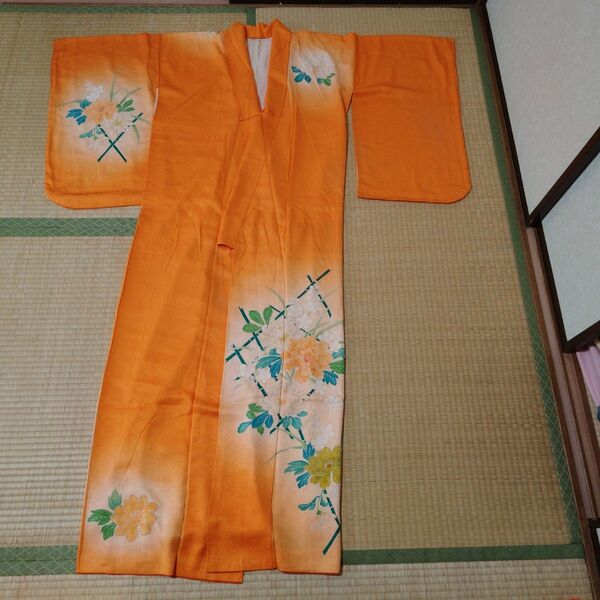 正絹 着物 牡丹 オレンジ リメイクの素材としてもいかがでしょうか?