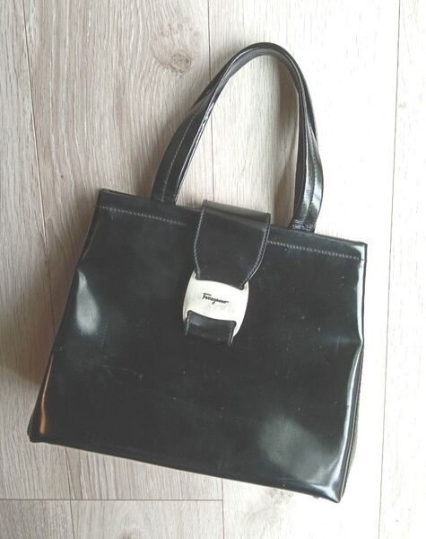 Ferragamo ハンドバッグ エナメル