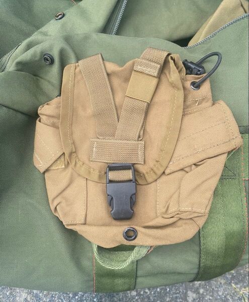 米軍放出品 米軍実物 1QT キャンティーンポーチ コヨーテ ブラウン 海兵隊 USMC キャンティーン 米軍
