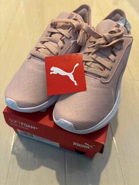 未使用タグ付き PUMA レメディメタリックウィメンズ スニーカー 22.5cm