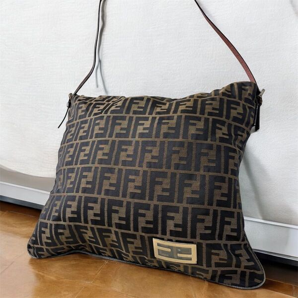 フェンディ FENDI 2way ショルダーバッグ ズッカ柄 ワンハンドル ズッキーノ