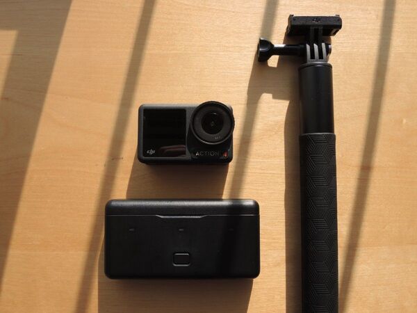 美品 DJI OSMO ACTION 4 ADVENTURE COMBO 4K アクションカメラ アドベンチャーコンボ