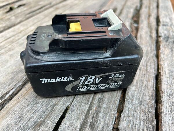 ※送料無料※ makita マキタ BL1830 18V バッテリ ジャンク品