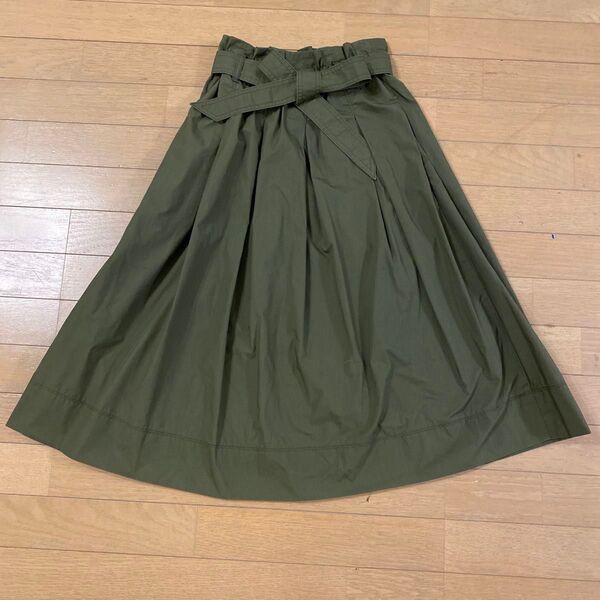 ユニクロ UNIQLO ハイウエストベルテッドフレアミディスカート