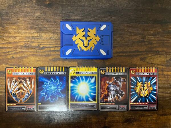 仮面ライダータイガcsm カードデッキ