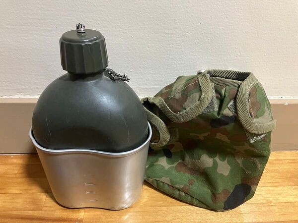 陸上自衛隊の水筒セット 迷彩 水筒覆い 私用品