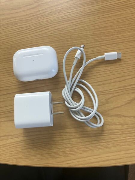 airpods pro エアーポッズ プロ 充電ケースとおまけ付き 第1世代 A2190