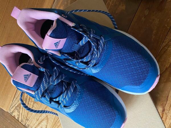 adidas アディダス スニーカー
