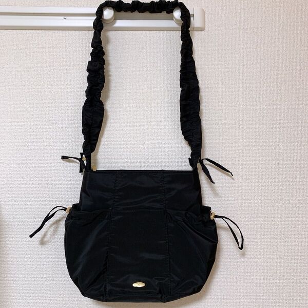 しまむら tal by yumi ゆみ ショルダーバッグ バッグ オンニ くしゅくしゅ りぼん ギャザー ブラック 黒 淡色 美品