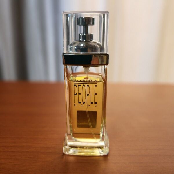 ☆【ルチアーノ】ソプラ-二ピープルウォモ 50ml オ-デトワレ イタリア製香水 フルーティーウッディ ベルガモット ムスク