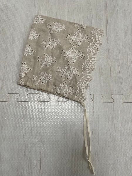 ボンネット 刺繍
