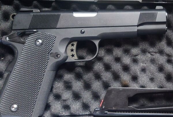 限定CIBERGun SPRINGFIELD MEU ガバメント ガスガンco2です。新品未使用 co2 フロン2本マガジン付
