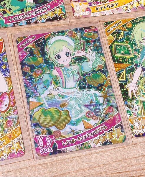 ひみつのアイプリ レインボーキャンディバズリウム アイリ