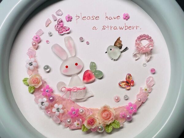シーグラスアート苺をどうぞうさぎ.シマエナガ.ハンドメイド.ガラスアート