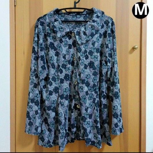 Мサイズ 長袖 ブラウス シャツ 花柄 黒 グレー系 薄手 さらさら素材