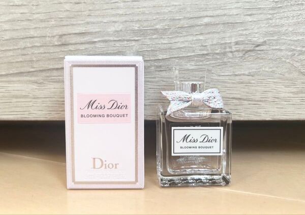 【新品未開封】Dior 香水 ミスディオール ブルーミング ブーケ ミニ 5ml