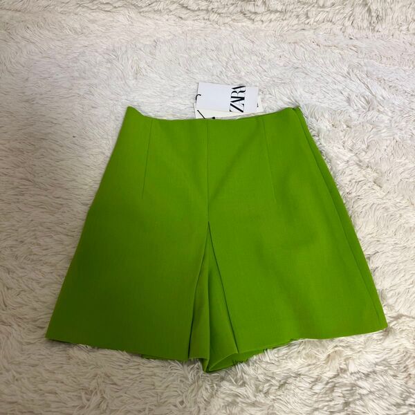 ZARA ハイウエストショートパンツ グリーン 新品 xsサイズ