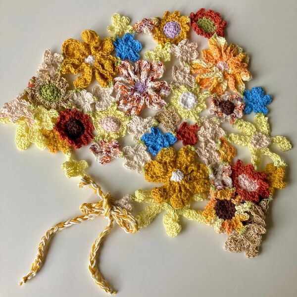 バブーシュカ 黄色推しカラー 花モチーフ 大人ハンドメイド 編み物 推し活 ハンドメイド 花 手編み