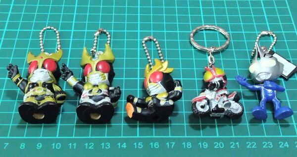 仮面ライダー ウルトラマンキーホルダー 5個セット