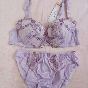 ワイヤー入りブラジャー ショーツセットB90/3Lパープル紫花柄刺繍レースチャーム付き新品セクシー可愛いElegant