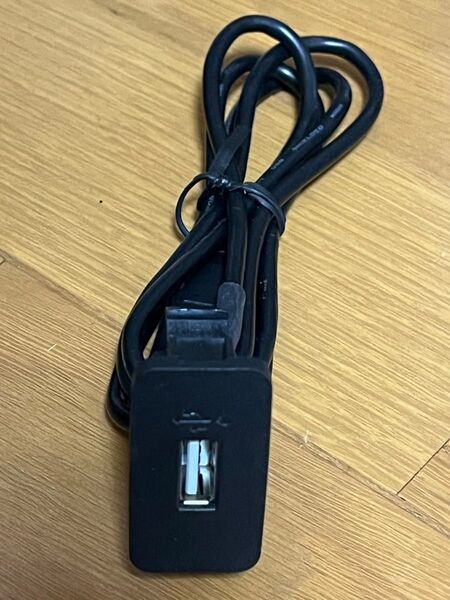 エーモン U S B 接続通信パネル トヨタ・ダイハツ用
