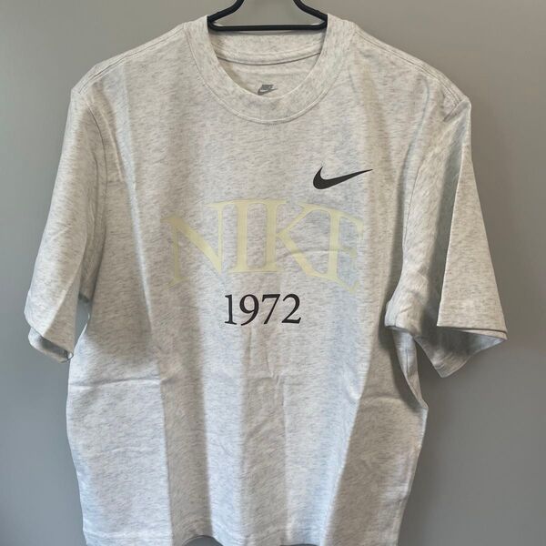 NIKE ウィメンズ NSW クラシックスボクシーS/S Tシャツ