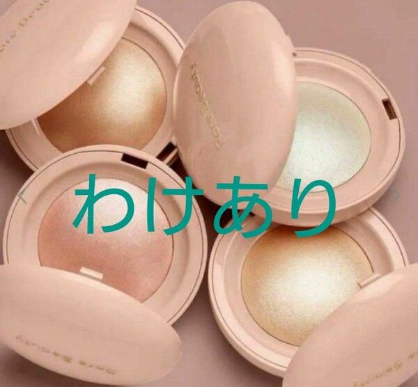 【新品未使用】レアビューティー Rare Beautypositive Light Silky Touch Highlighter