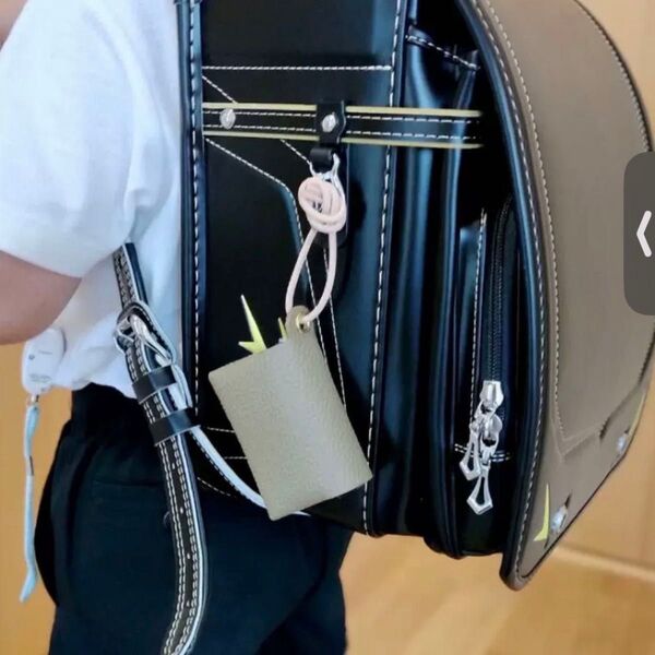 ポケットティッシュケース ティッシュ キーホルダー プレゼント 韓国 ポーチ グレージュ