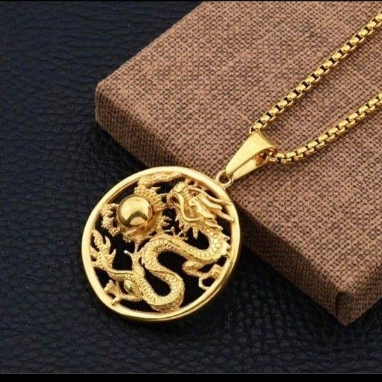 【新品未使用】ドラゴン 龍 竜 ネックレス 金 ゴールド アクセサリー ドラゴンボール 神竜