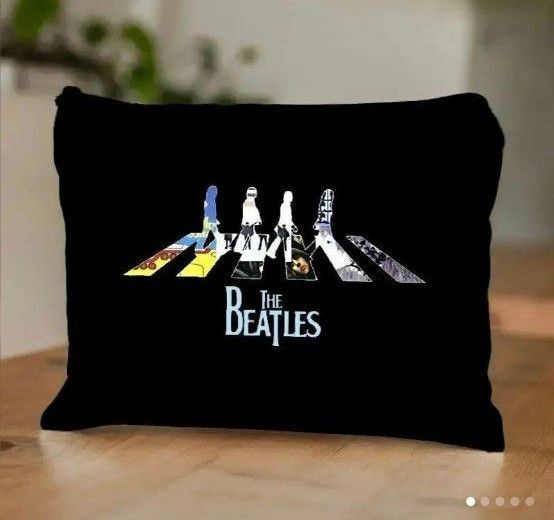 【新品】ビートルズ BEATLES ポーチ 小物入れ 大きめ アビーロード セカンド クラッチバッグ