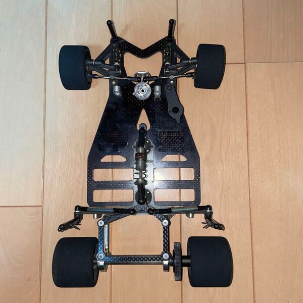 アソシエイテッド RC12? トゥエルブ シャーシ