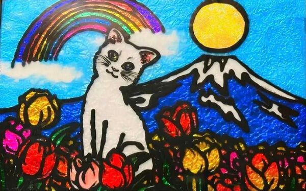 白猫富士山チューリップ花金運開運絵画ステンドグラスガラス絵の具ハンドメイドイラストアート雑貨沖縄犬猫海龍神