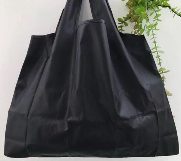 ブラック、黒 トート、エコバッグ 折り畳み 大容量 コンパクト シンプル