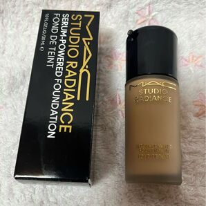 【美品】MAC スタジオ ラディアンス セラム ファンデーション N12